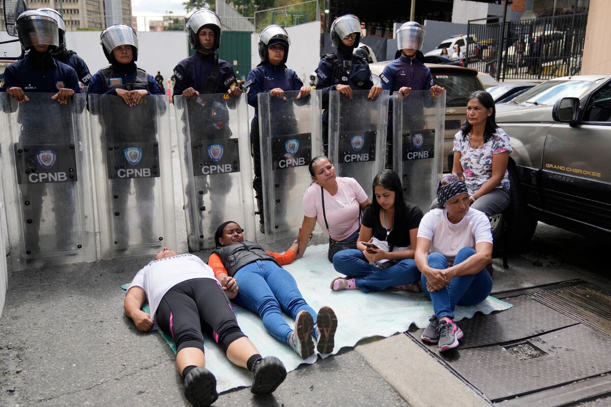 Venezuela: denuncian la muerte de otro preso político y un liberado afirmó que fue abusado por un agente