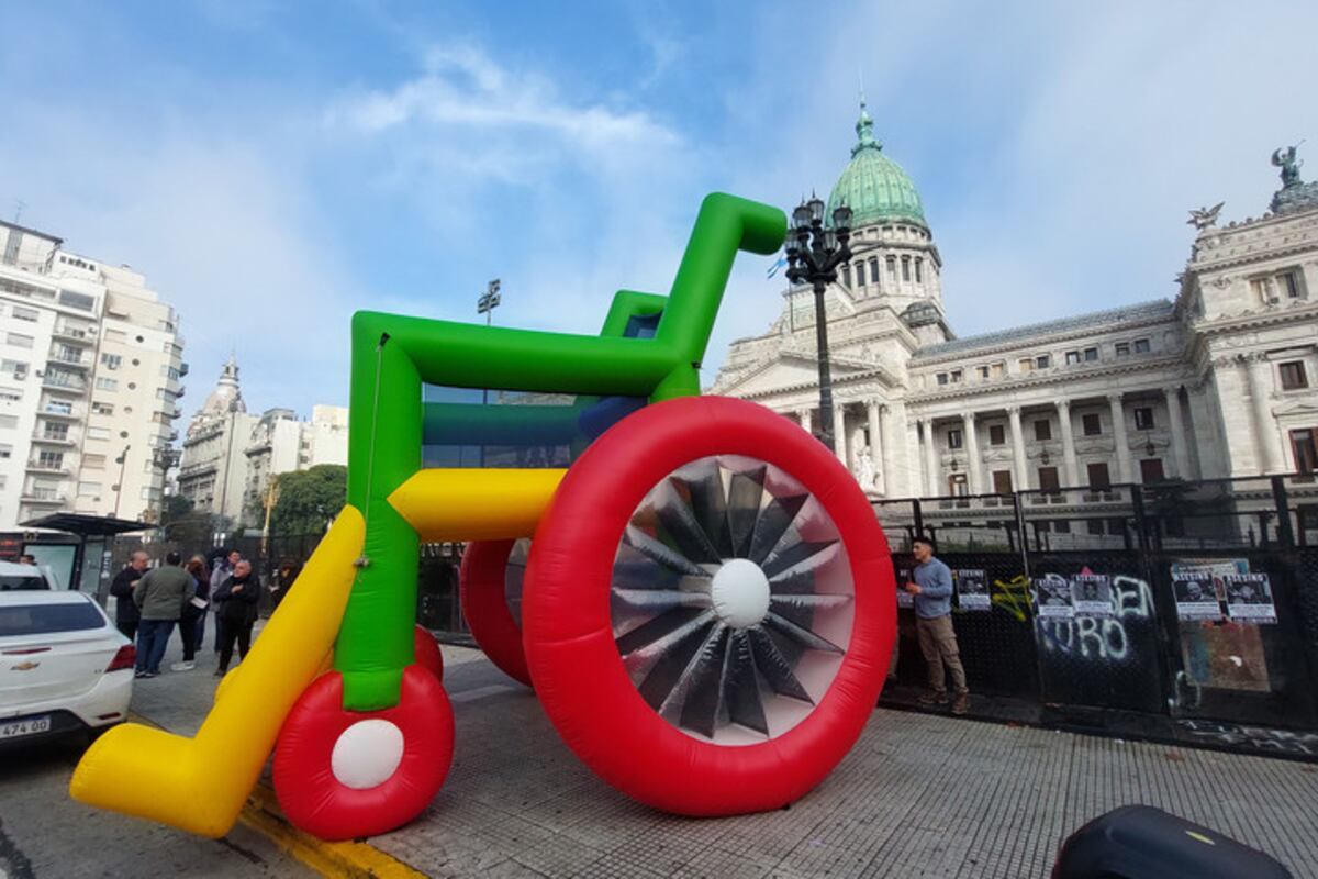 Jubilados, Ni Una Menos, la CGT, el Garraham y el CONICET se unen para marchar al Congreso
Se espera una movilización masiva porque cada sector despleará respectivas protestas y reclamos. Anunciaron un fuerte operativo de seguridad.
Foto Juano Tesone
