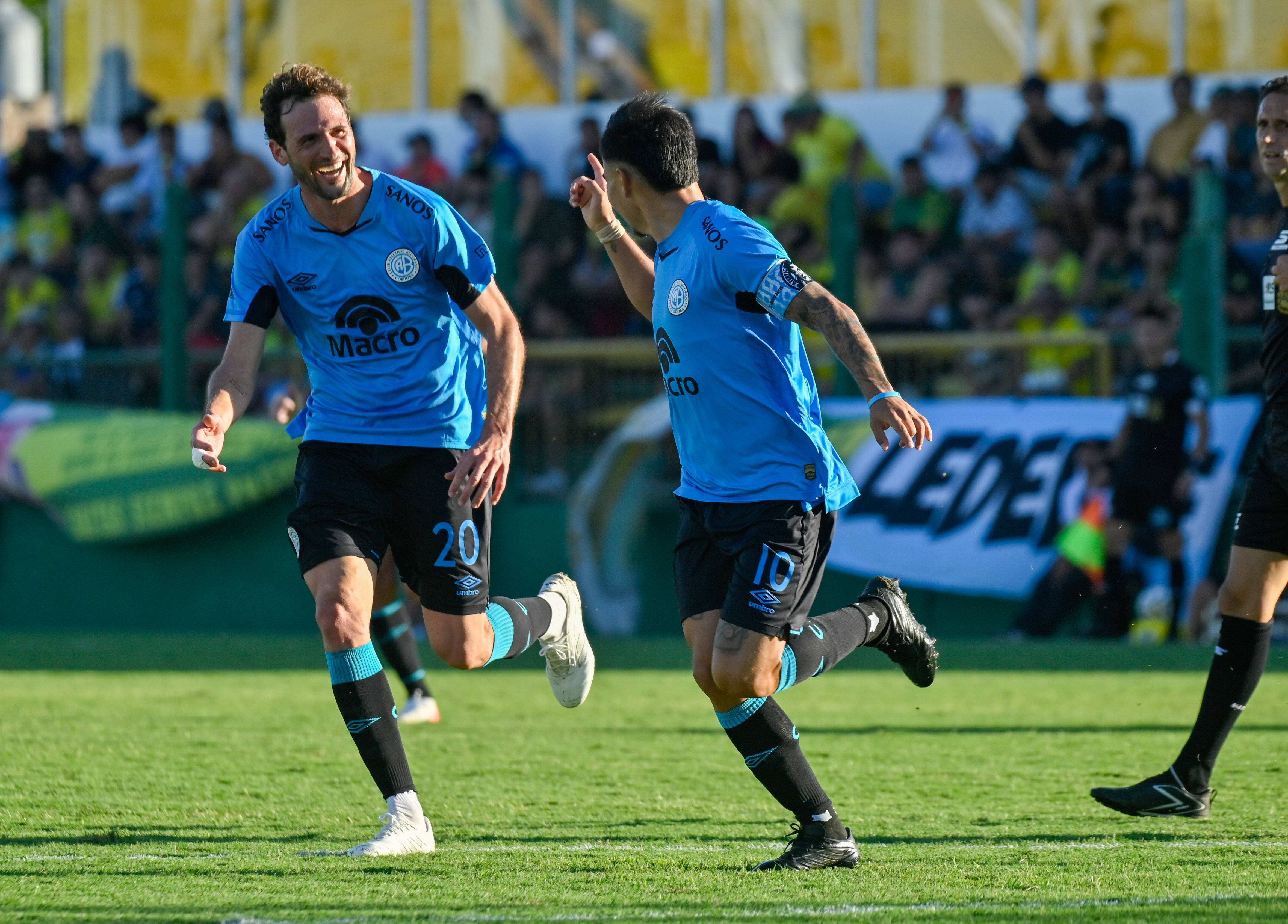 Belgrano | Lucas Zelarayán y Franco "Mudo" Vázquez, ante Defensa y Justicia. (Fotobaires)