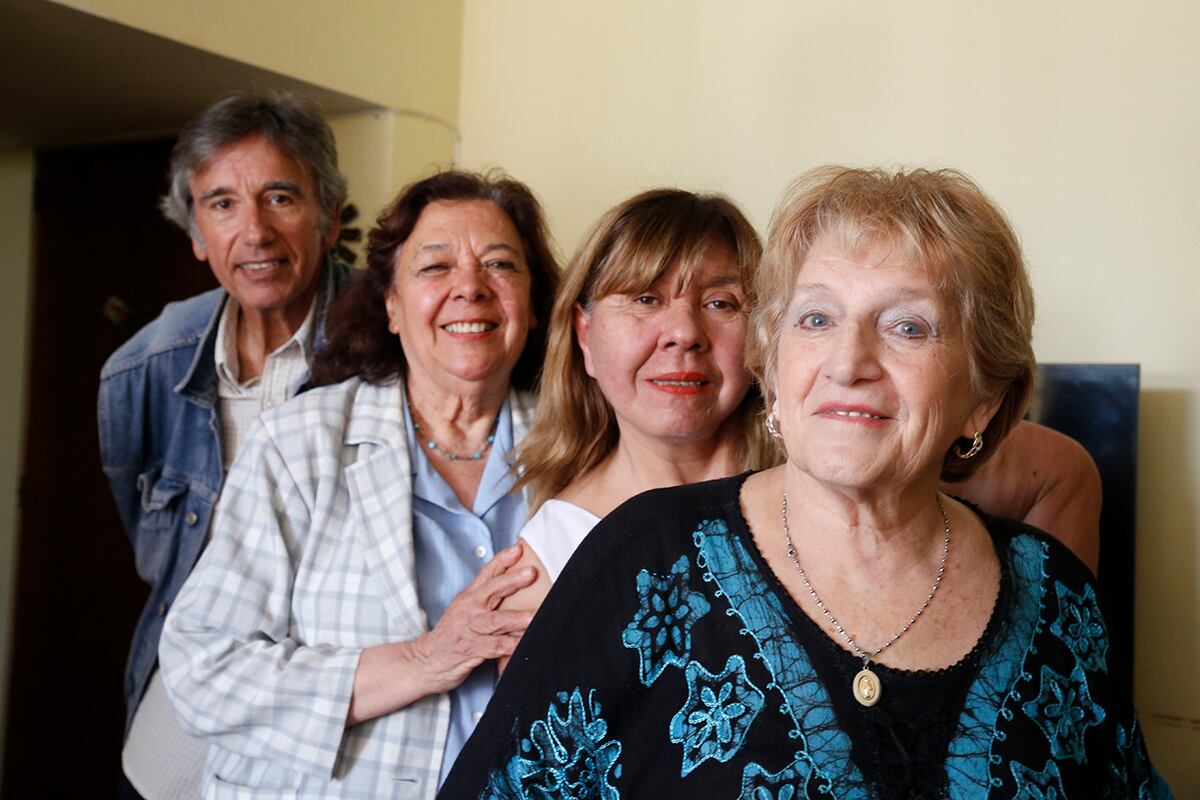 Integrantes de "Abanico de experiencias", el segundo programa emitido por el Streming del Illia. (Jorge Peñaranda / La Voz)