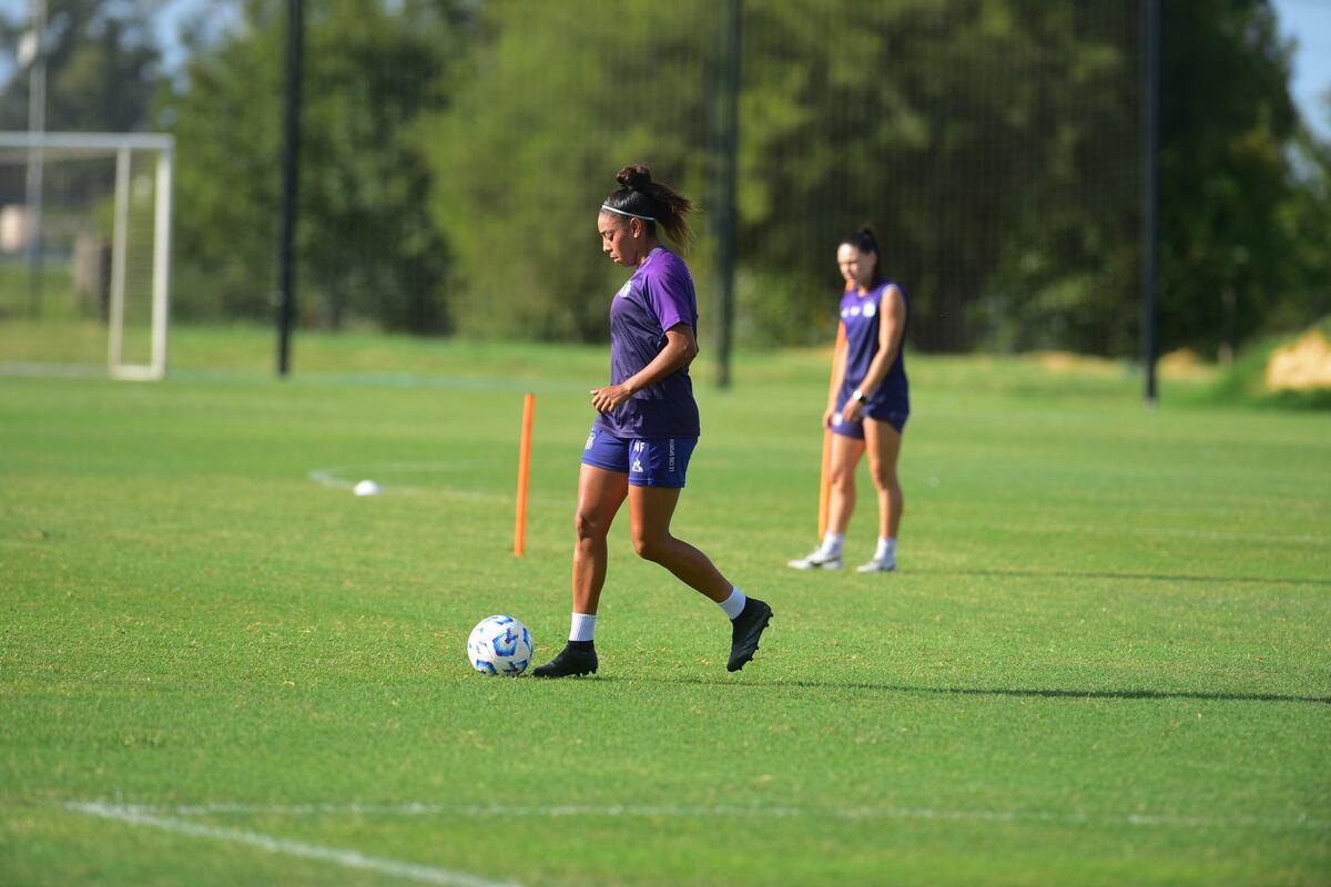 Entrenamiento abierto del equipo femenino de Talleres en el Card. (Jorge Peñalba / La Voz)