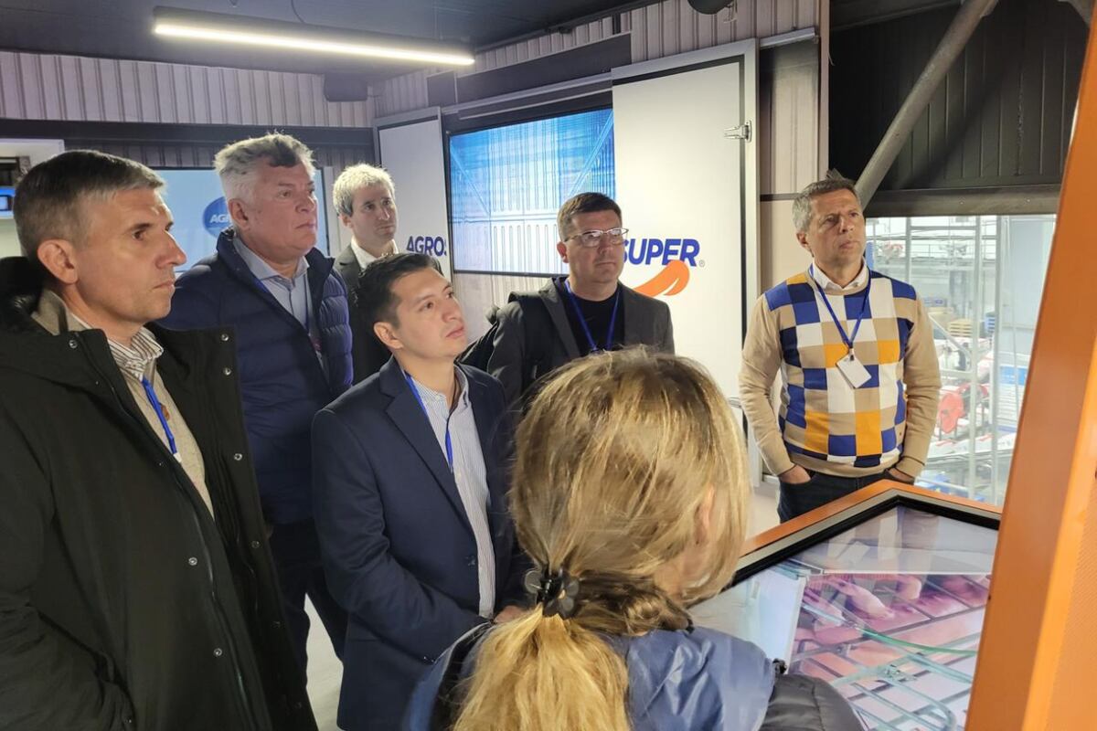 Dentro de la agenda oficial de compromisos asumidos en su visita a Chile, el intendente municipal Damián Bernarte visitó distintas empresas productivas (Municipalidad de San Francisco).