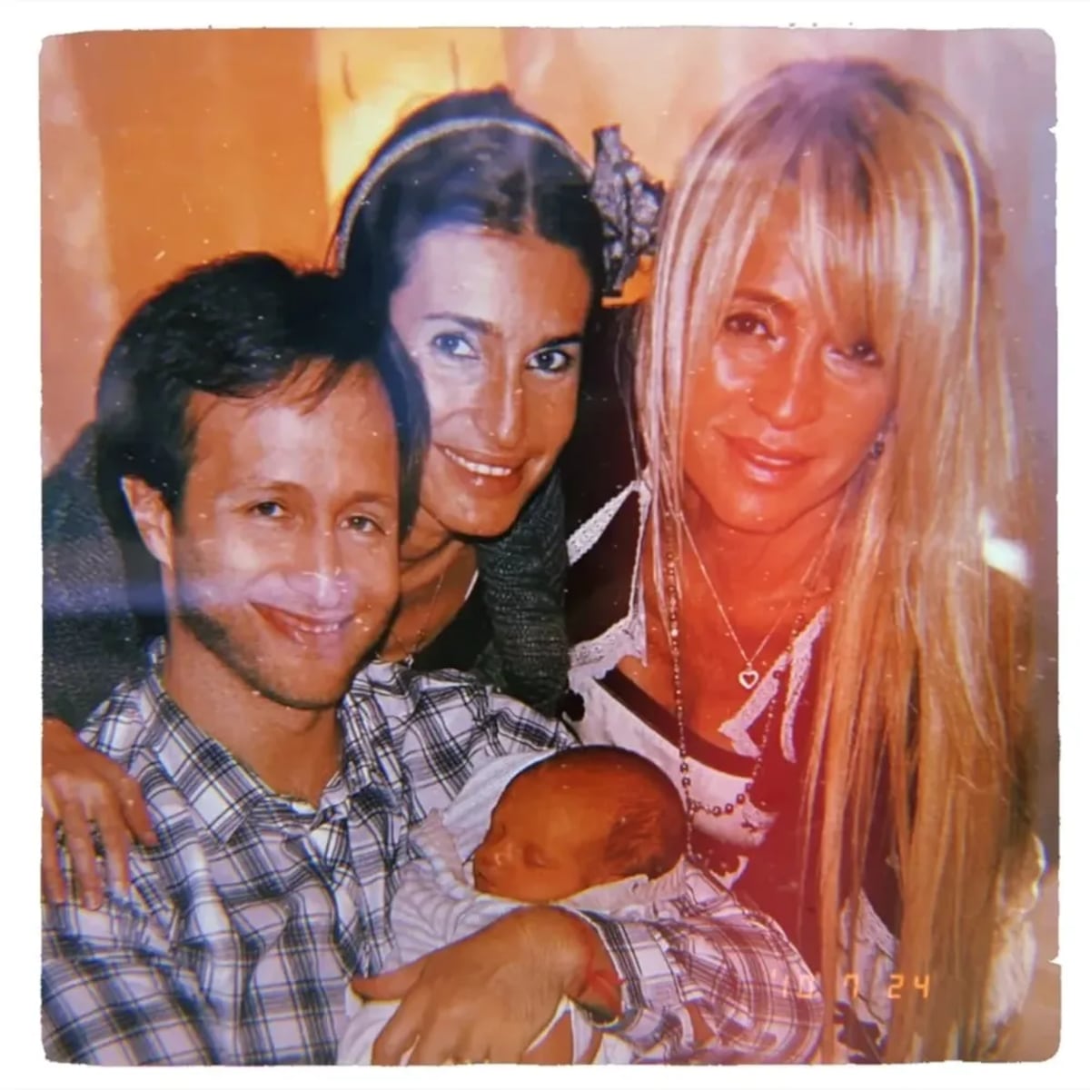 Romina y Tomás, junto a Cris Morena.