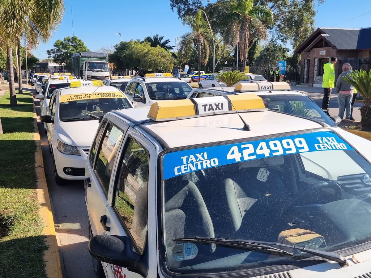 Protesta de taxis de Villa Dolores (La Voz)
