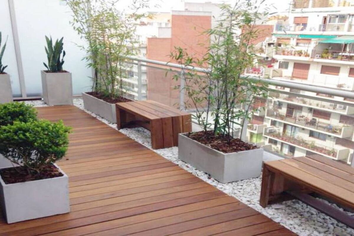Balcón pequeño con ambientación rústica.(Foto:Pinterest/ Ferrocons)