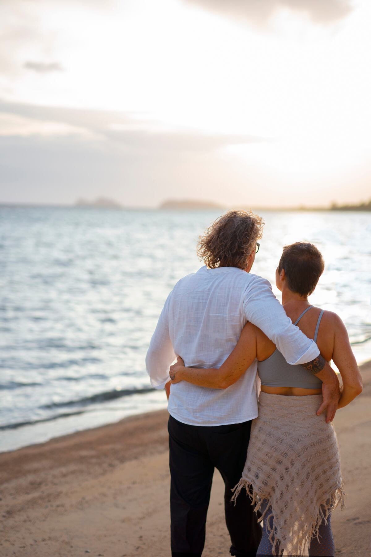 Encuentro. Muchos solos se “encuentran” mutuamente en época de vacaciones. (Freepik)