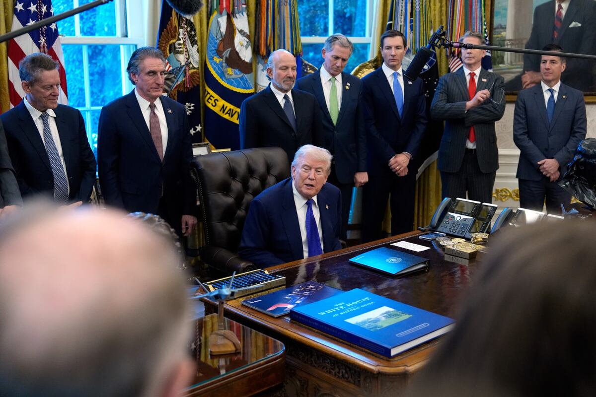 Desde el Despacho Oval, Trump sostuvo que Estados Unidos mantiene contactos con las autoridades cubanas. (Foto: (AP Photo/Alex Brandon)