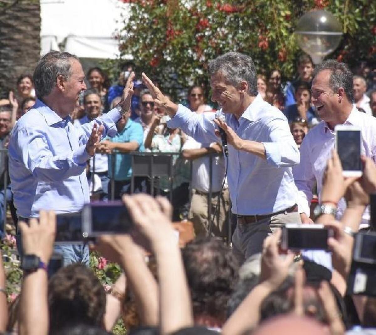 La buena relación entre Juan Schiaretti y Mauricio Macri, siempre presente en los cálculos opositores. (La Voz / Archivo)