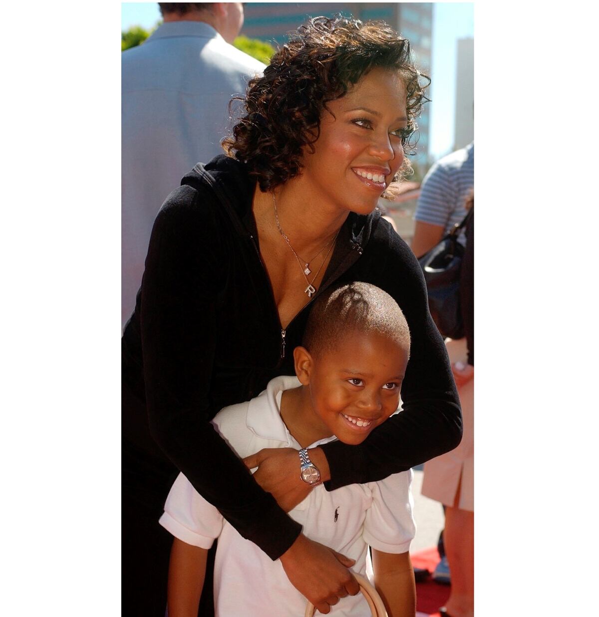 Ian Alexander Jr y Regina King en 2003. (AP)