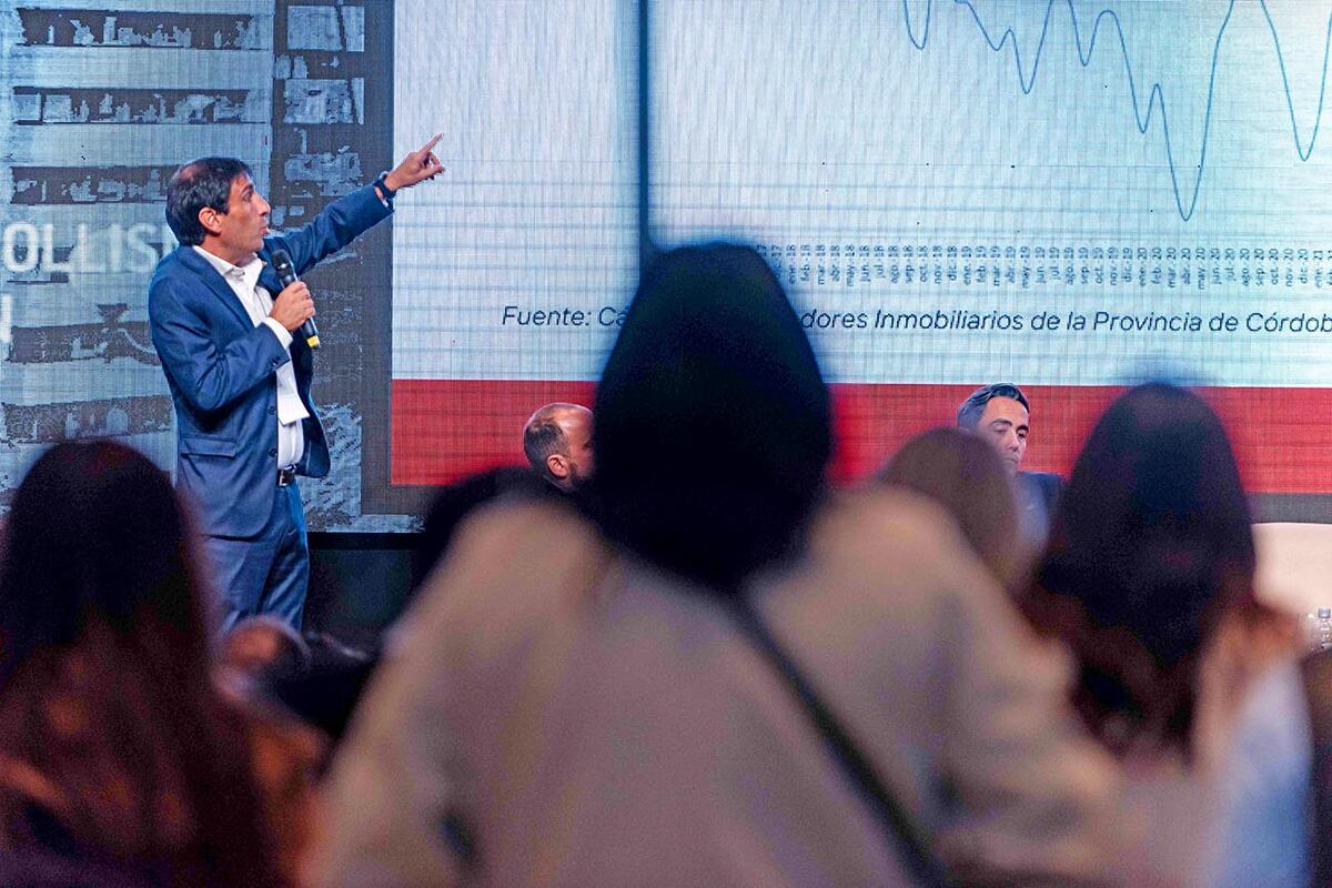 Pedro Cámara Correa, actual titular de Cacic, durante la exposición.
