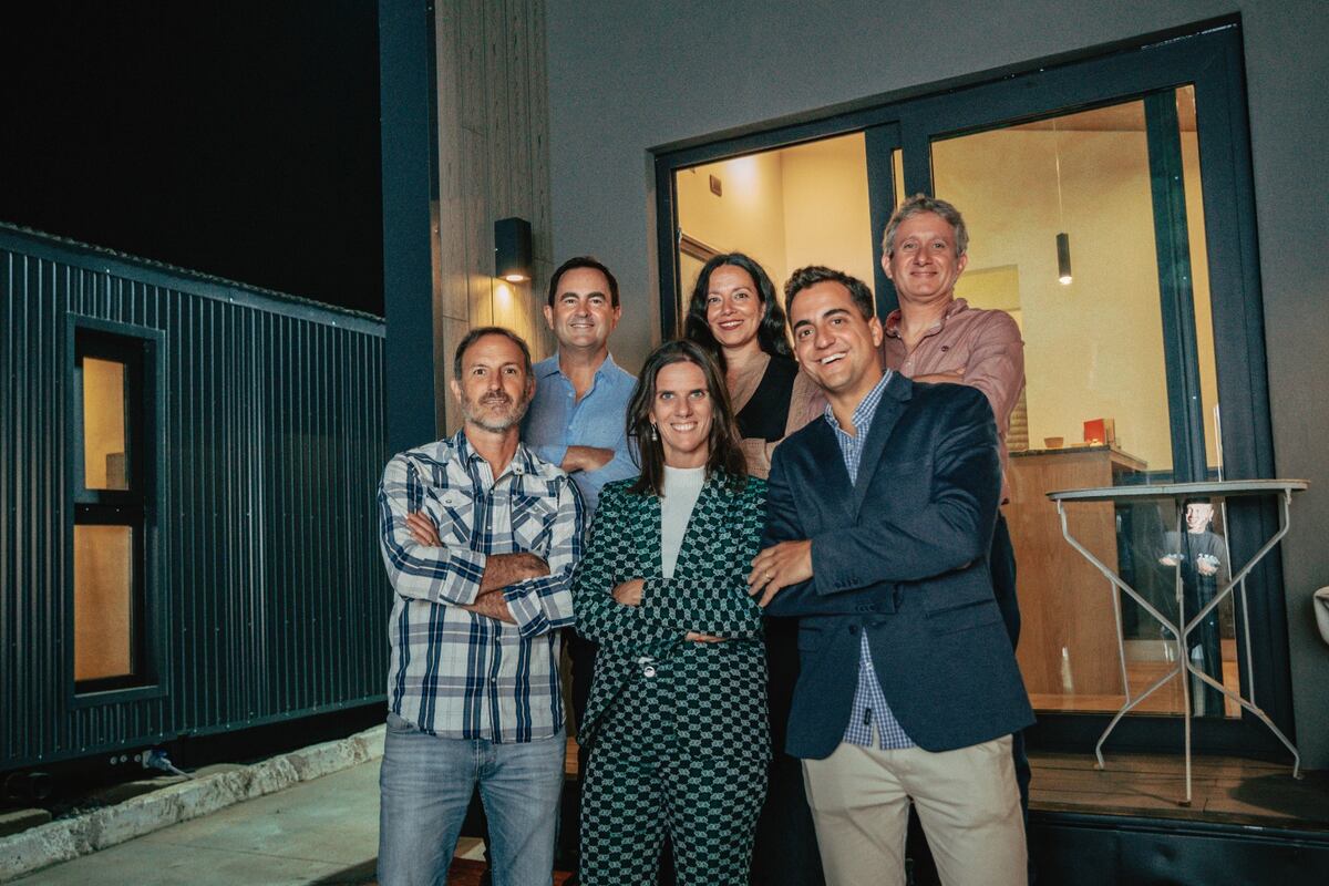 Equipo Nexia. Arriba: Esteban Nieto, Lucrecia Torres y Pablo Raimondo. Abajo: Tristán Rioa, Paula Blanzari y Andrés Brandán. (Gentileza Pod)