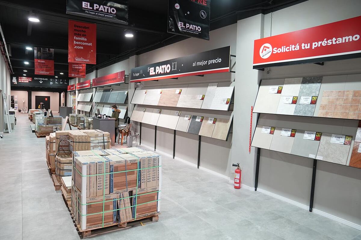 Adquirir y almacenar productos de
construcción con el propósito de
capitalizar el aumento de su valor
en el tiempo es una interesante estrategia para enfrentar
la inflación.