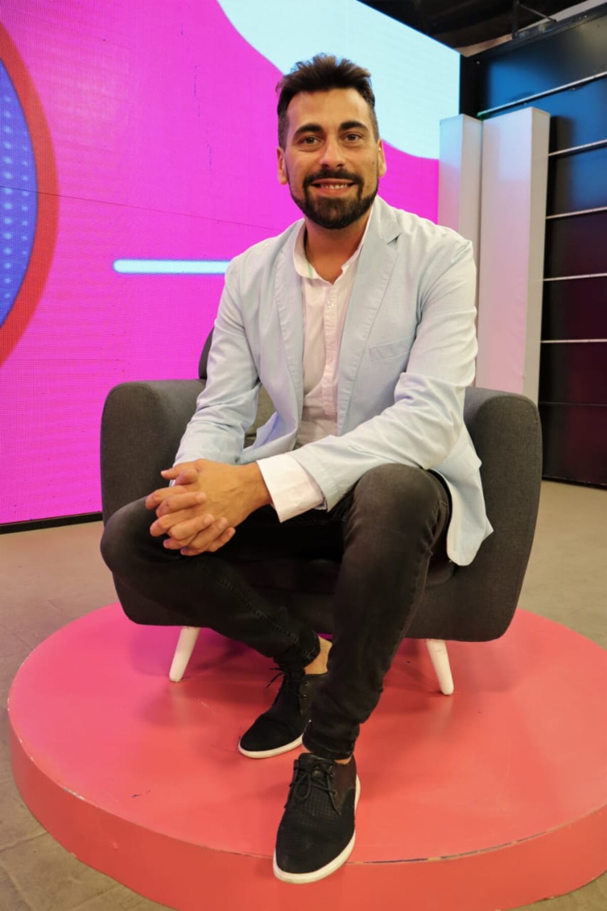 Jerónimo Velasco conducirá en reemplazo de Flavia Pop que regresará al programa en marzo.