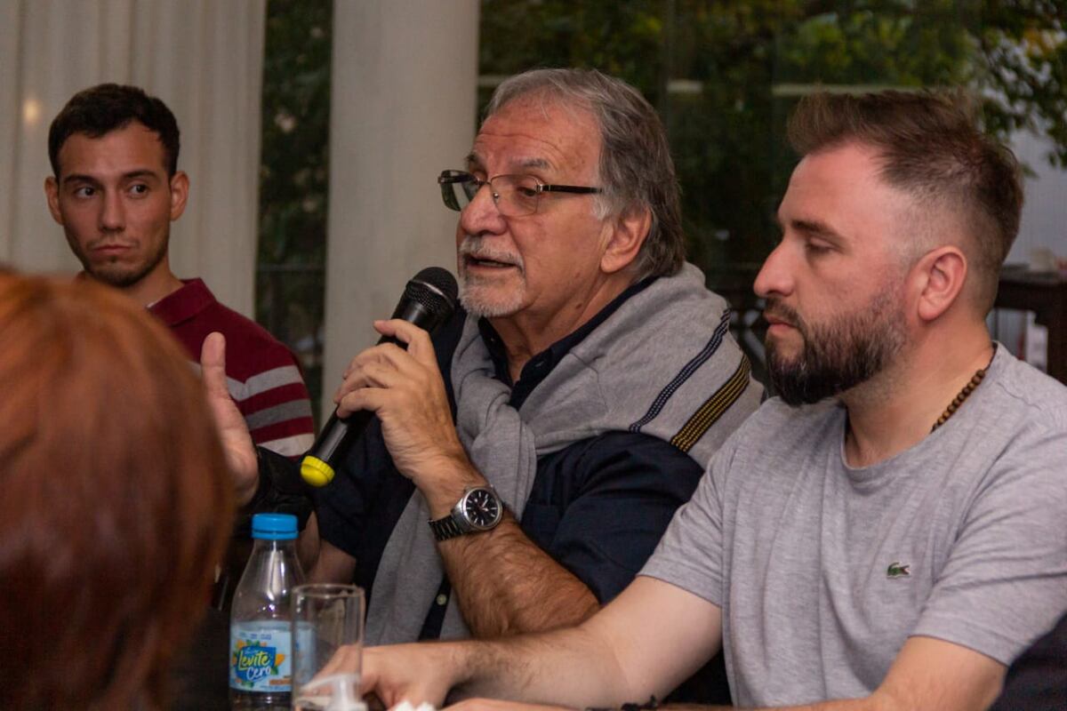 Fernando Motoya en una de las reuniones de Córdoba Abierta, el núcleo de la UCR (Gentileza).