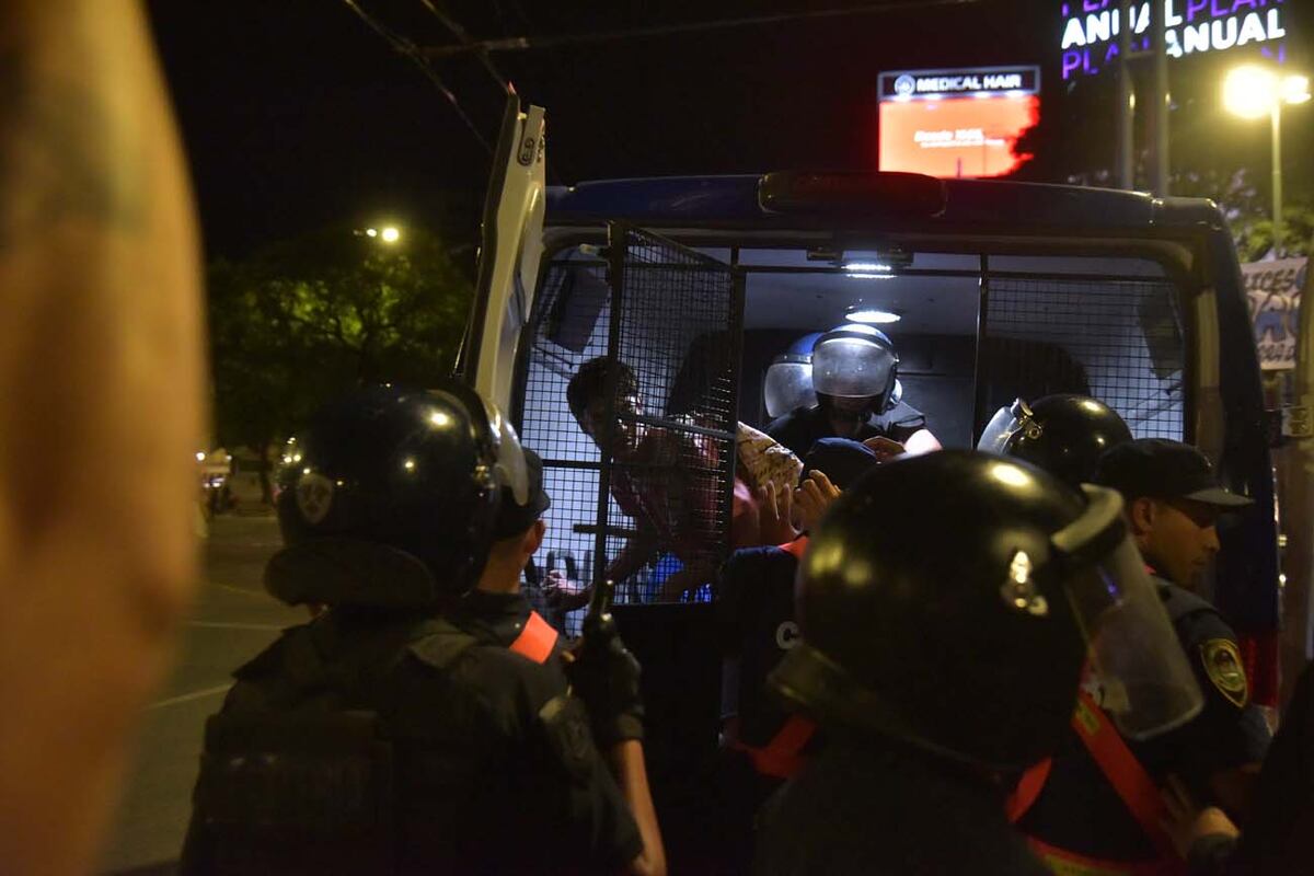 cacerolazo en patio olmos