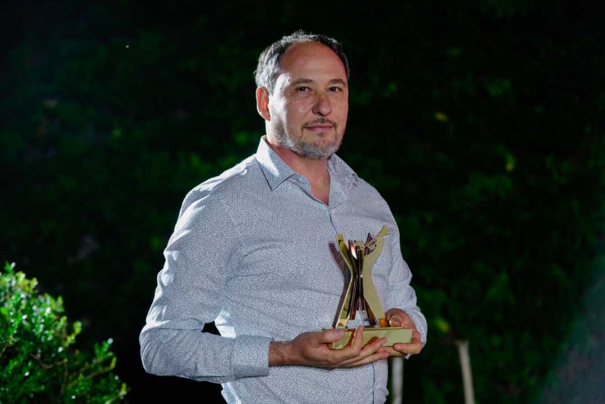 Arabehety con el premio. (Gentileza Sancho Arabehety)