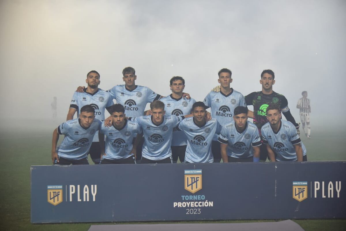 La formación de la Reserva en el clásico con Talleres. (Facundo Luque / La Voz)