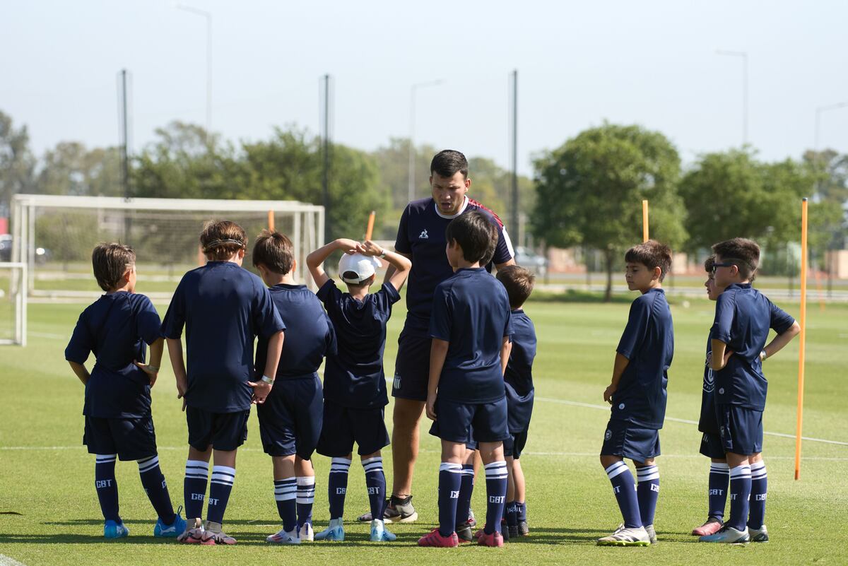 Campus Talleres: fútbol, valores y experiencias únicas para chicos y chicas. Del 16 al 20 de diciembre, niños y niñas podrán entrenar en el CARD Amadeo Nuccetelli y vivir el club desde adentro. (Prensa Talleres)