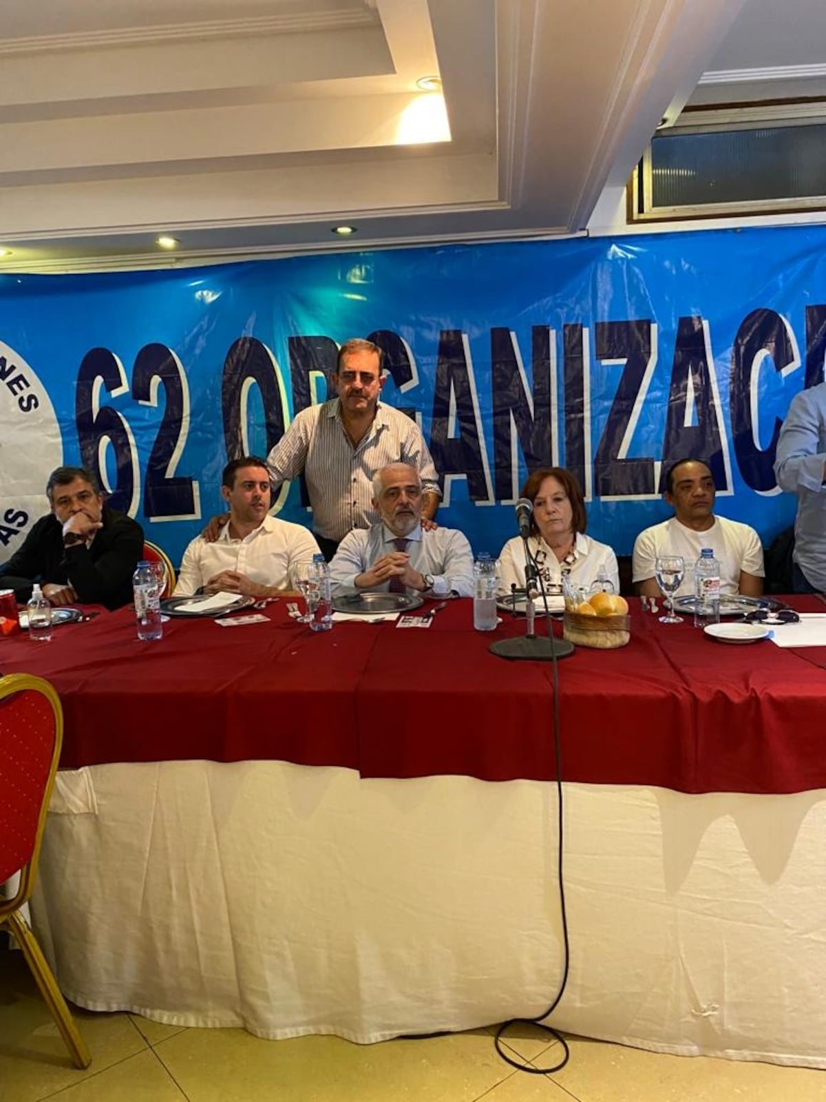 El jueves, las 62 Organizaciones Peronistas, que políticamente conduce el dirigente Ricardo Moreno, realizó un acto del que participó la primera línea del schiarettismo.