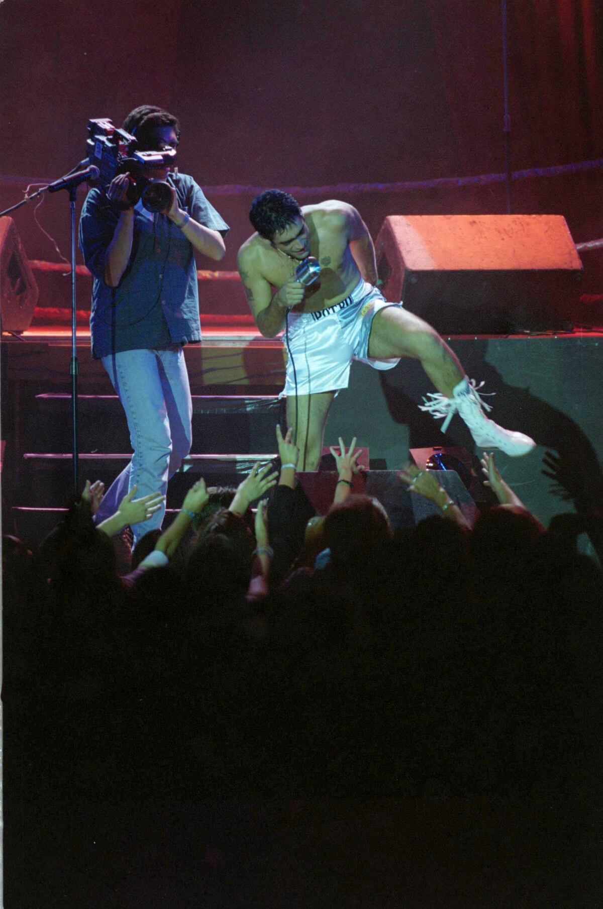Todavía se recuerda la original puesta escénica planteada por Rodrigo y su equipo para los Luna Park, con "el Potro" subido al ring y personificado como boxeador. (Archivo La Voz).