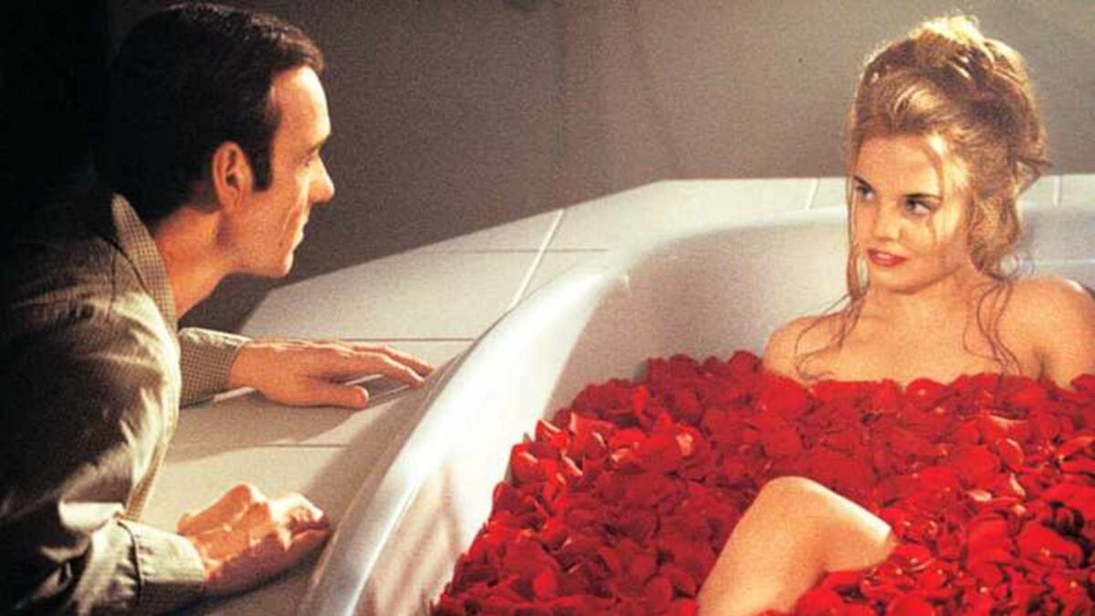 Mena Suvari de Belleza Americana junto a Kevin Spacey