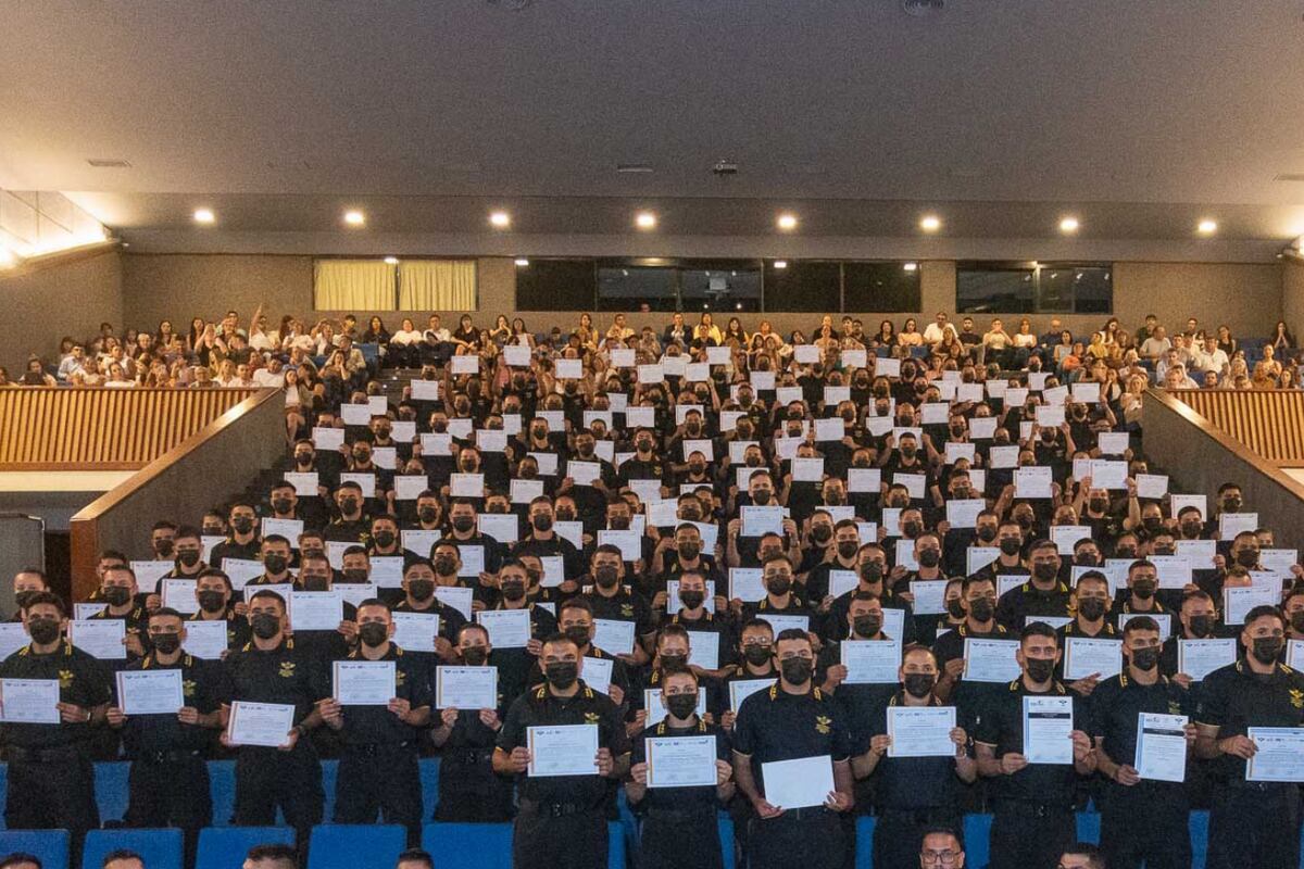 Los 165 graduados delTrayecto de Formación Profesional Inicial en Orientación en Persecución del Narcotráfico.