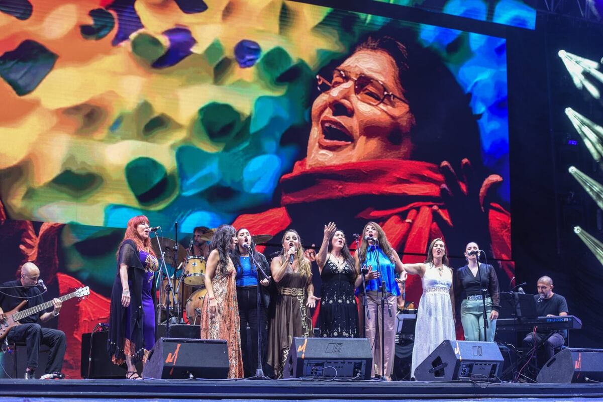 Cosquín 2026, quinta luna: Silvia Lallana y las cantoras (Carlos Romero / LVI)