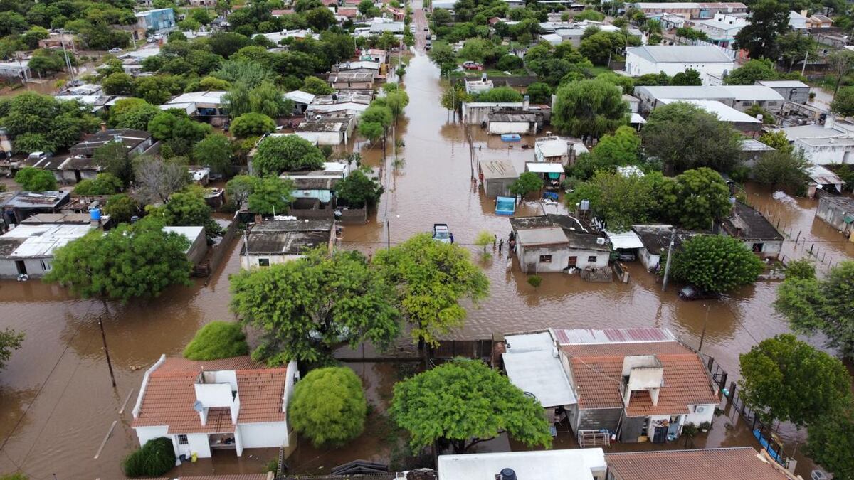 Obispo Trejo bajo el agua. Sufre la tercera inundación en los últimos 10 años. (Gentileza Marcelo Gaido)