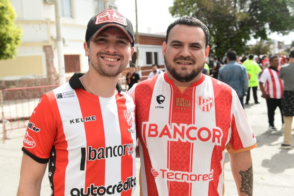 Hinchas de Instituto en la previa del clásico con Talleres en Alta Córdoba. (José Gabriel Hernández y Javier Ferreyra / La Voz)