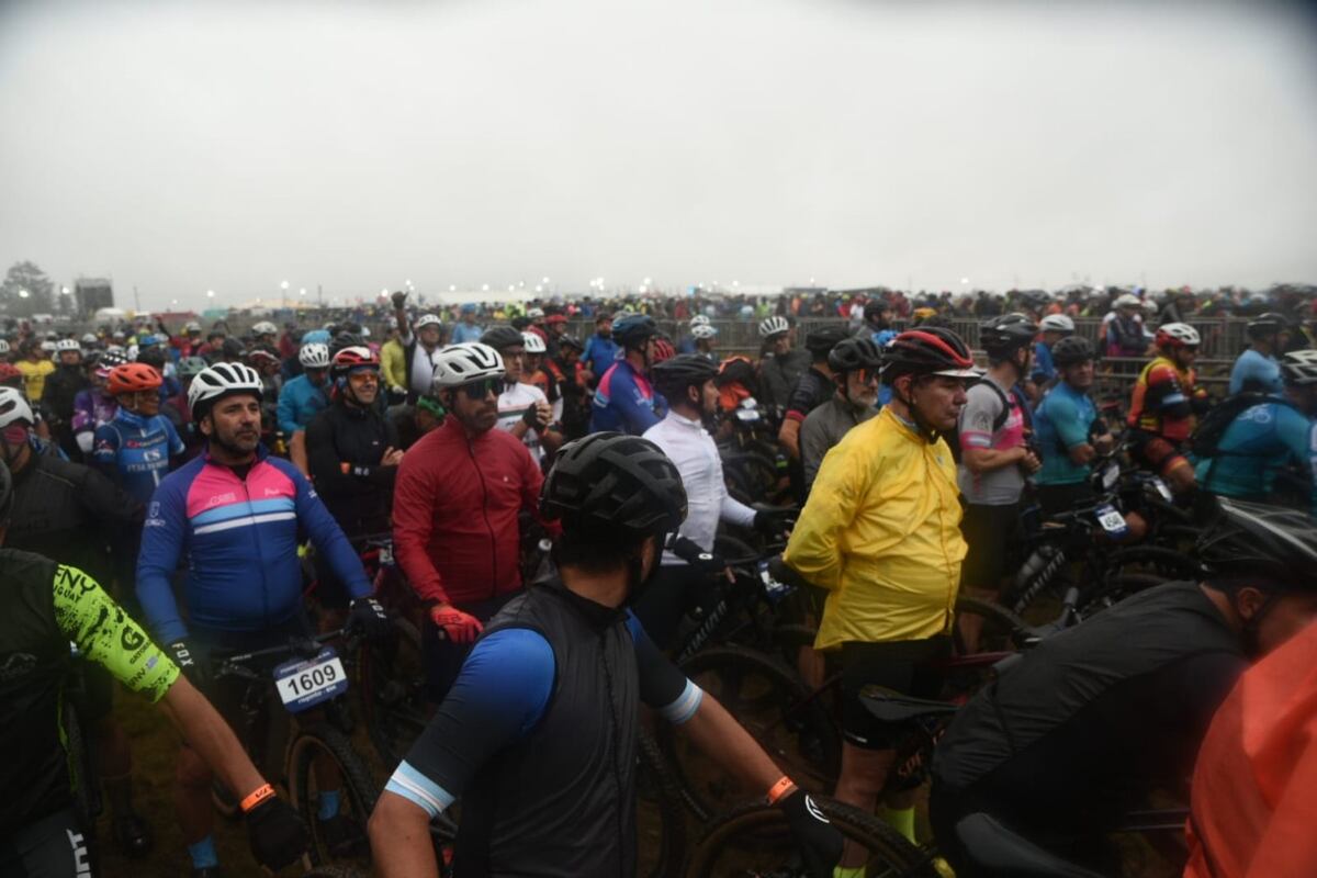 Desafío Río Pinto, día2. La competencia más convocante de MTB a nivel continental, con una inscripción de 5500 participantes, un récord histórico. (La Voz)