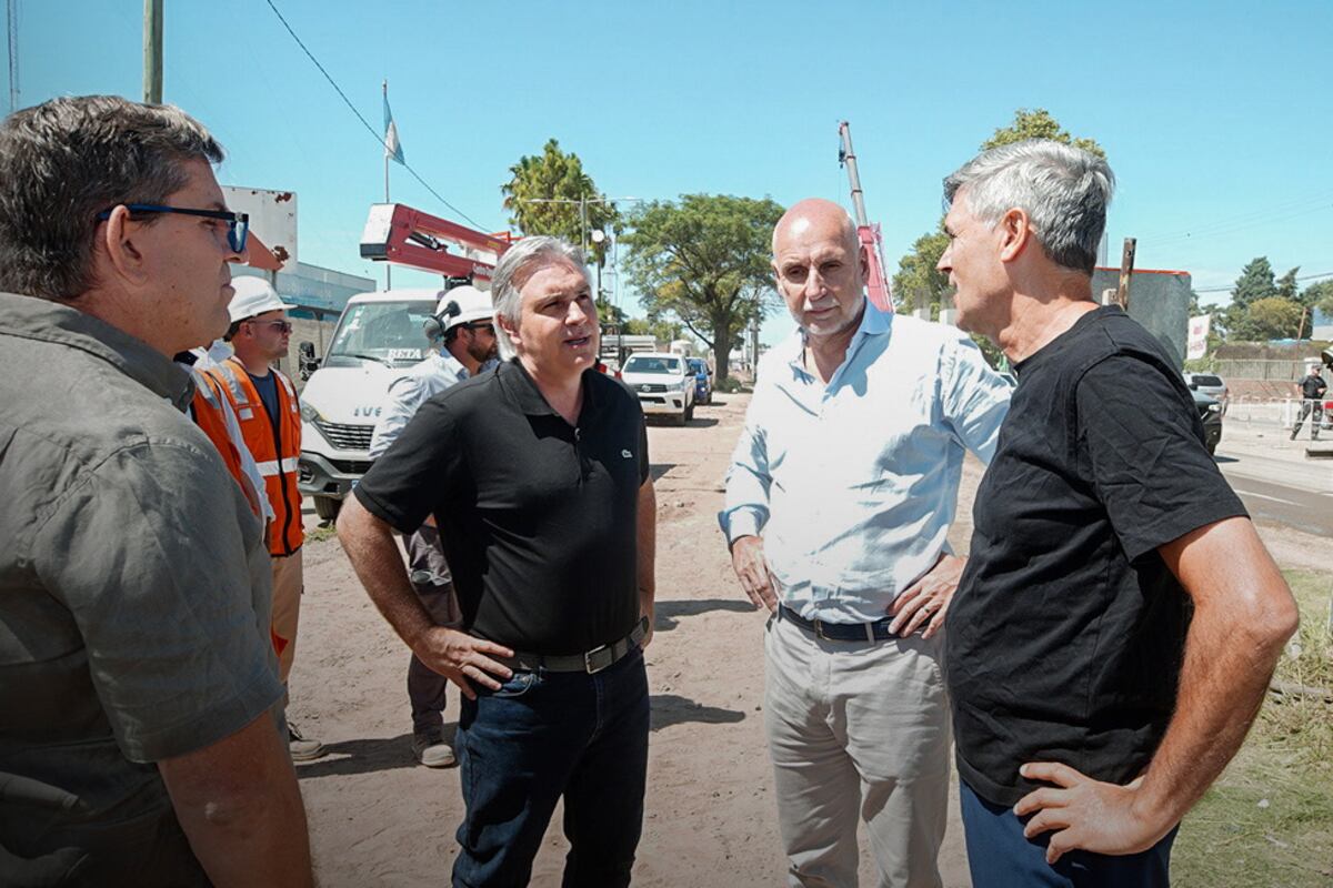 El gobernador Martín Llaryora y el intendente Daniel Passerini recorrieron los trabajos junto a técnicos y funcionarios provinciales.