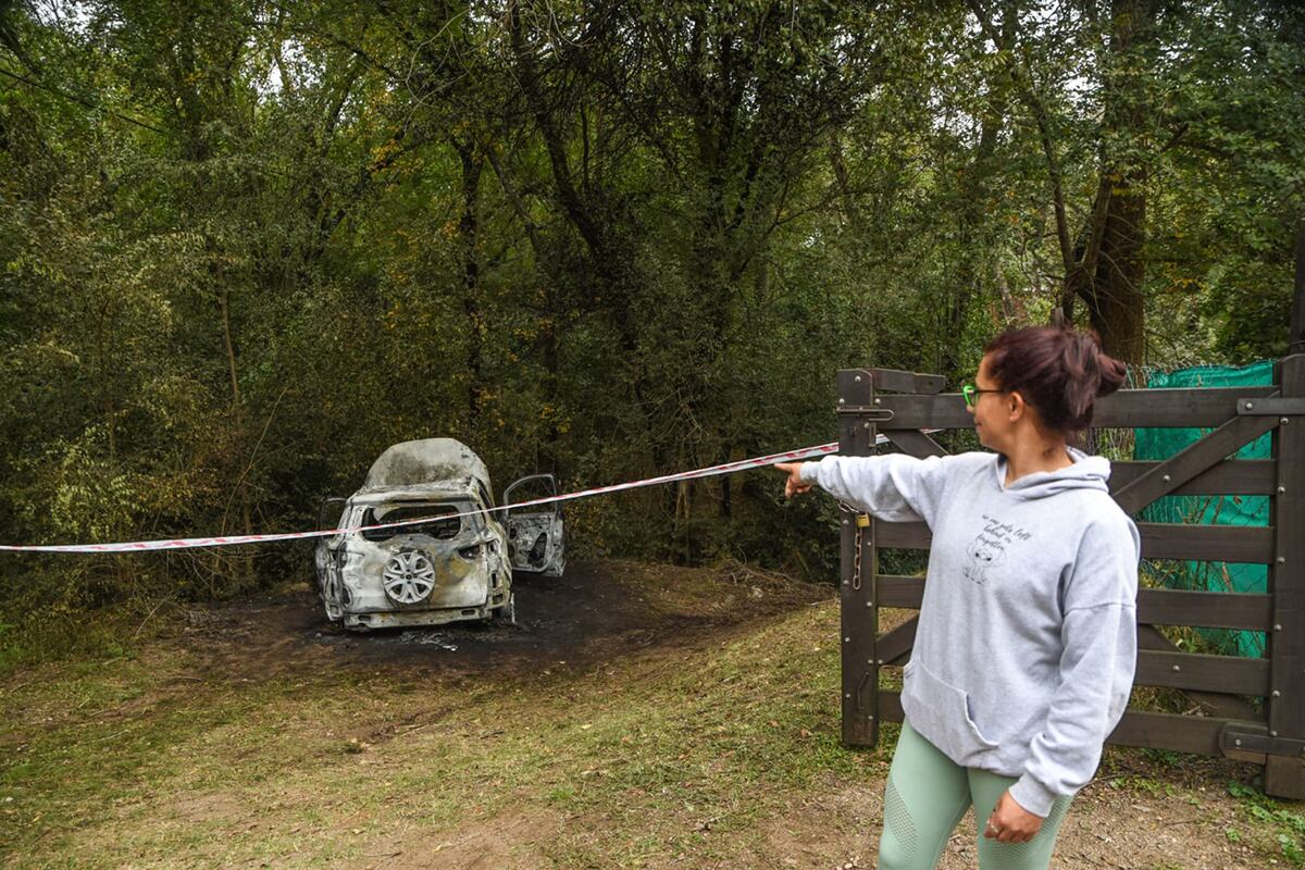 La Falda. Asalto a turistas. Los ladrones al huir chocaron y quemaron el auto. (La Voz)