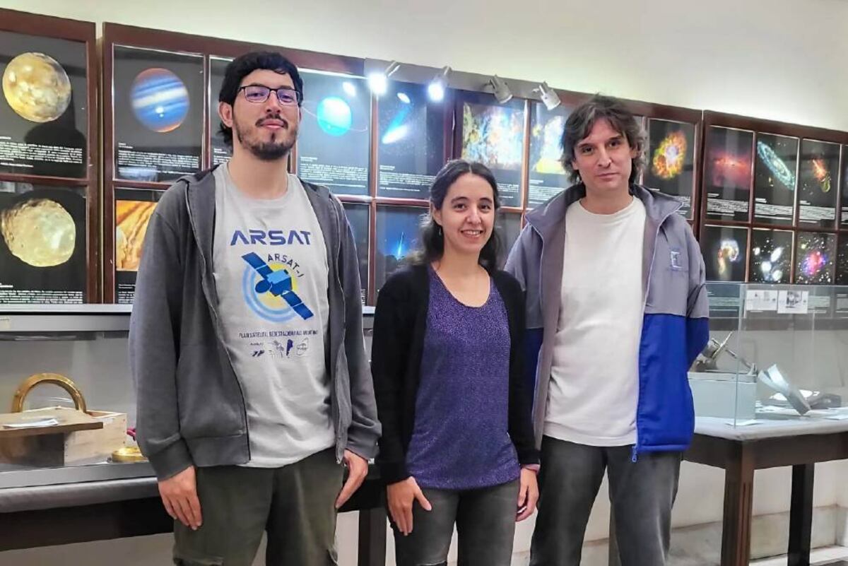 Emiliano Jofré, investigador del OAC y del Conicet, Romina Petrucci, investigadora del Conicet y del OAC, y Luciano García, coordinador de la Oficina del Observatorio Gemini, descubridores del exoplaneta. (OAC-Conicet)