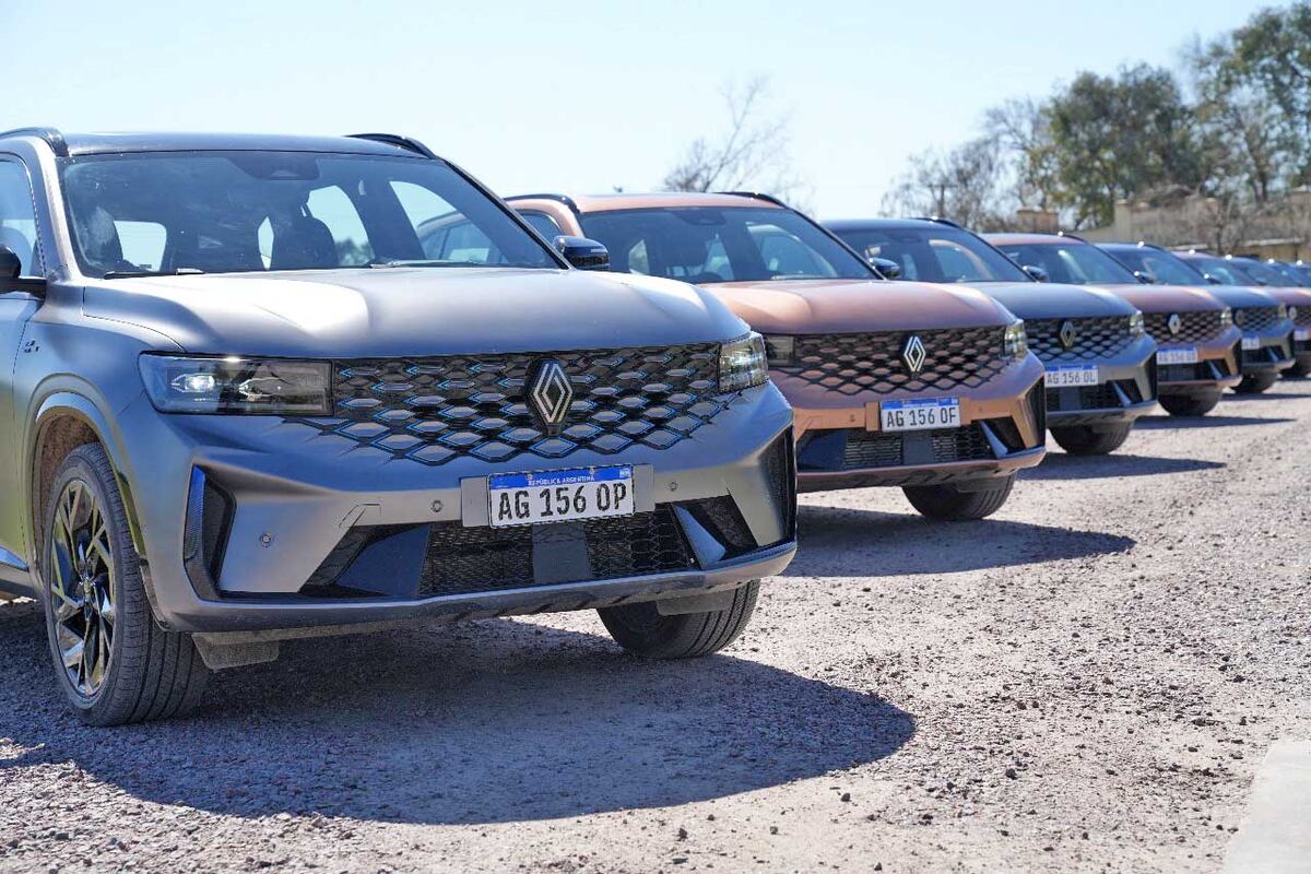 El nuevo Koleos se vende en dos versiones Techno y Esprit Alpine.