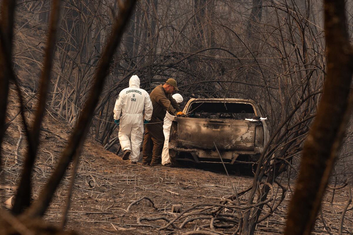 El fuego provocó enormes daños en varias regiones del centro-sur de Chile (EFE).