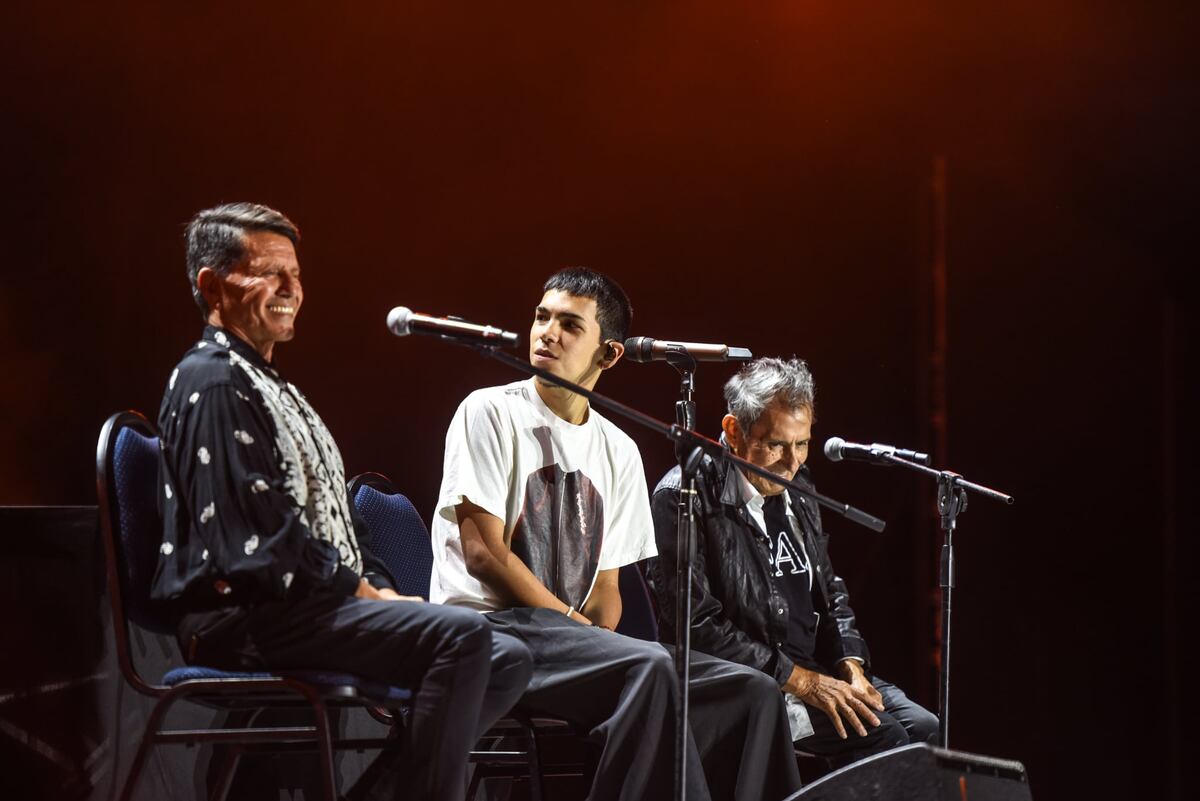 Cosquín 2026, novena luna: Milo J con Roberto y Cuti Carabajal (Carlos Romero / LVI)