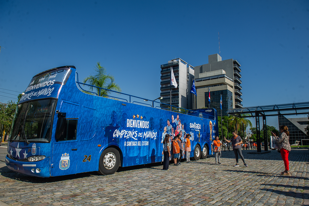 La ciudad de Santiago del Estero se preparaba hoy para recibir a la selección argentina. (Télam)