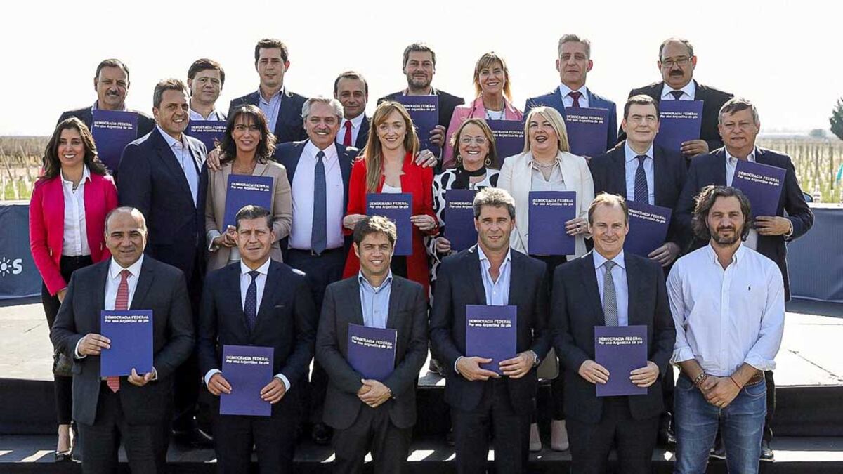 Fernández en Mendoza junto a De la Sota: presentación de la Descentralización de la Administración Pública Nacional. (La Voz/Archivo)