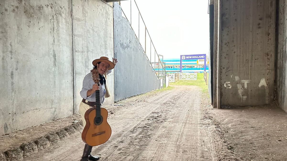 Nicolás Membriani, payador oficial del Festival de Doma y Folklore de Jesús María. (La Voz)