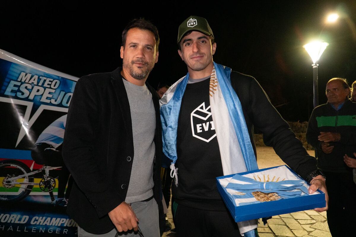 Llega Mateo Espejo a Alta Gracia campeón Mundial de BMX 2025 . (La Voz)