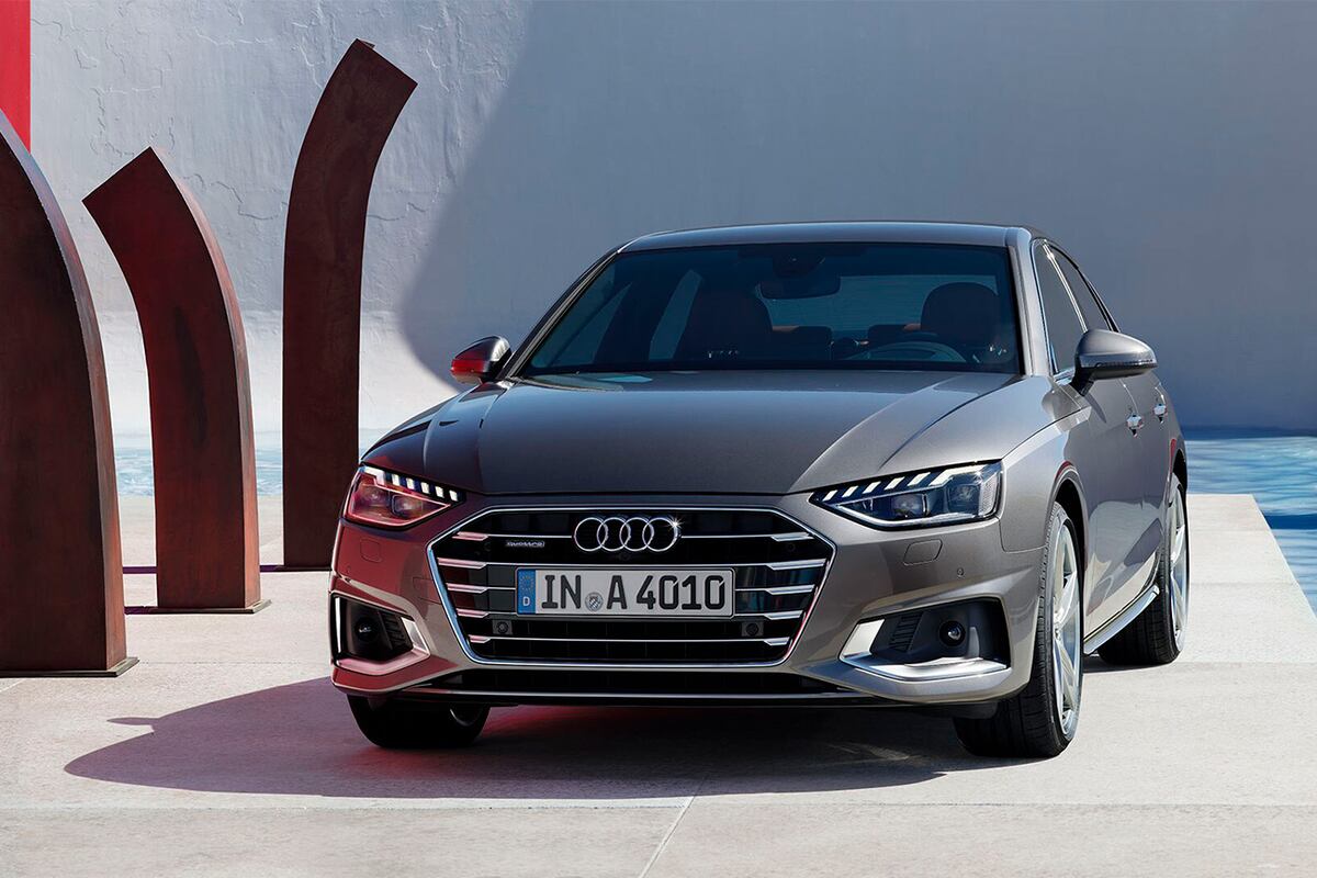 Audi A4 sedán.