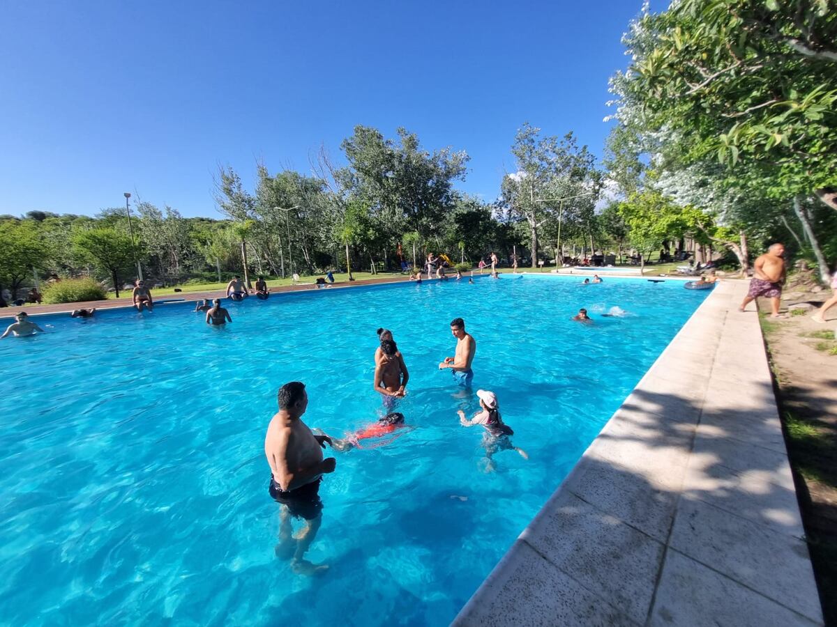 Villa de las Rosas. Piletas refuncionalizadas en sus balnearios, y abiertas al turismo (La Voz)