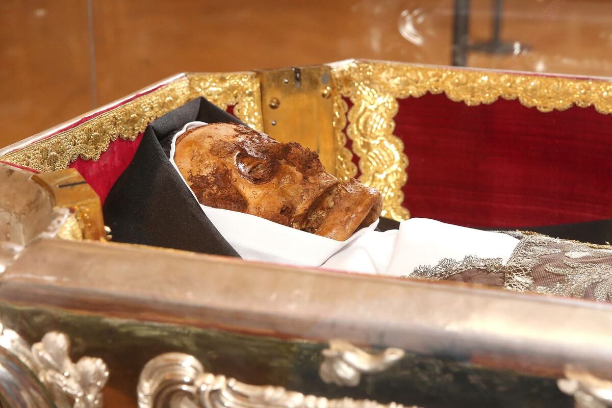 Exhiben el cuerpo de Santa Teresa de Jesús por primera vez en 111 años.