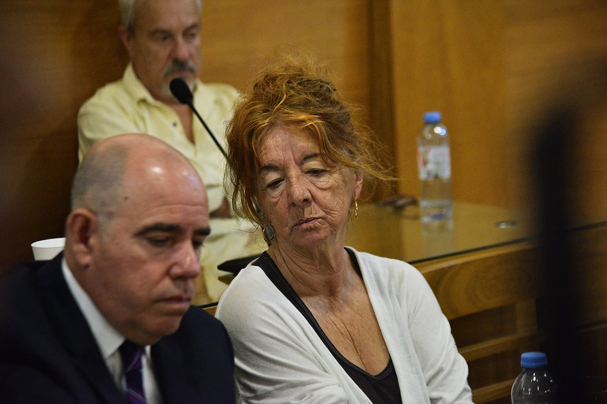 Querellantes. La mamá de Tania, María Victoria Flores, y su abogado Carlos Ignacio Ríos, que la representa en la querella. (Pedro Castillo / La Voz)