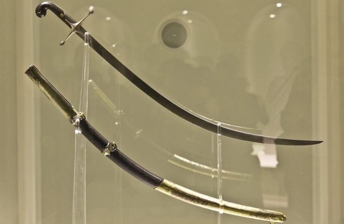 Reliquia. El sable corvo del General José de San Martín. (MHN)