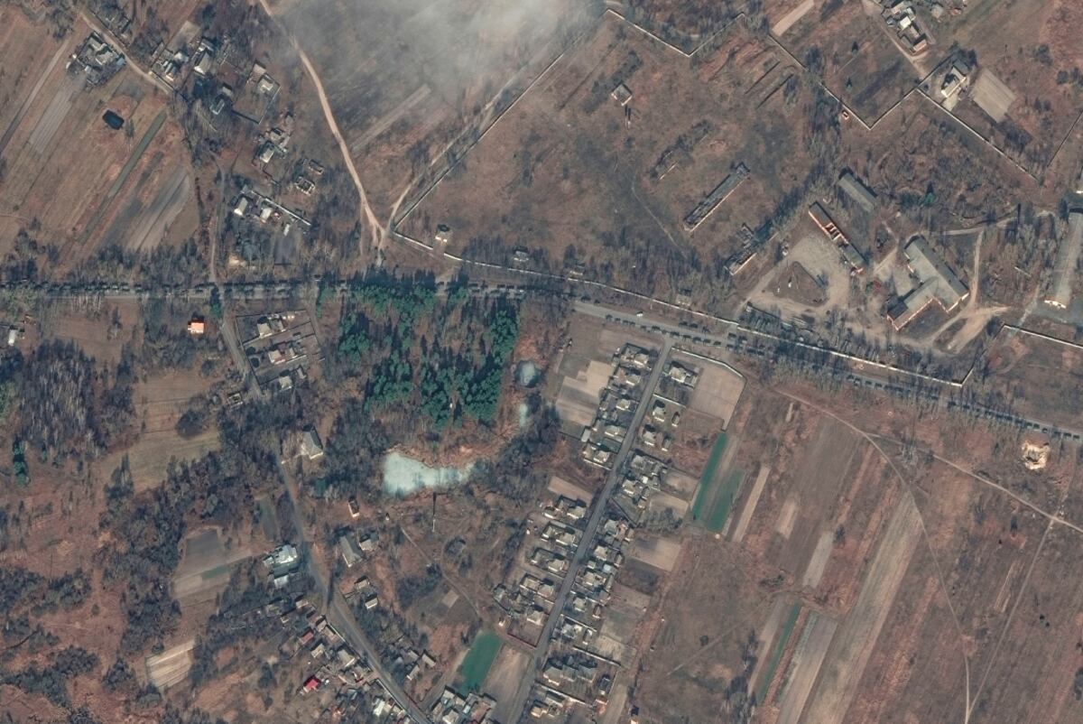 Esta imagen satelital proporcionada por Maxar Technologies muestra una descripción general de una sección de un gran despliegue de fuerzas terrestres rusas. (Foto / Maxar Technologies)