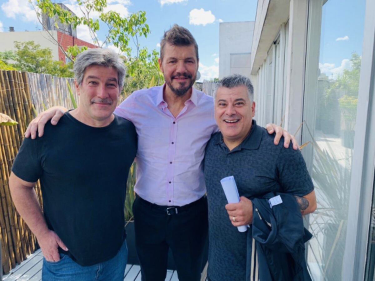 Marcelo Tinelli junto a Pachu Peña (izq) y Pichu Straneo (der)