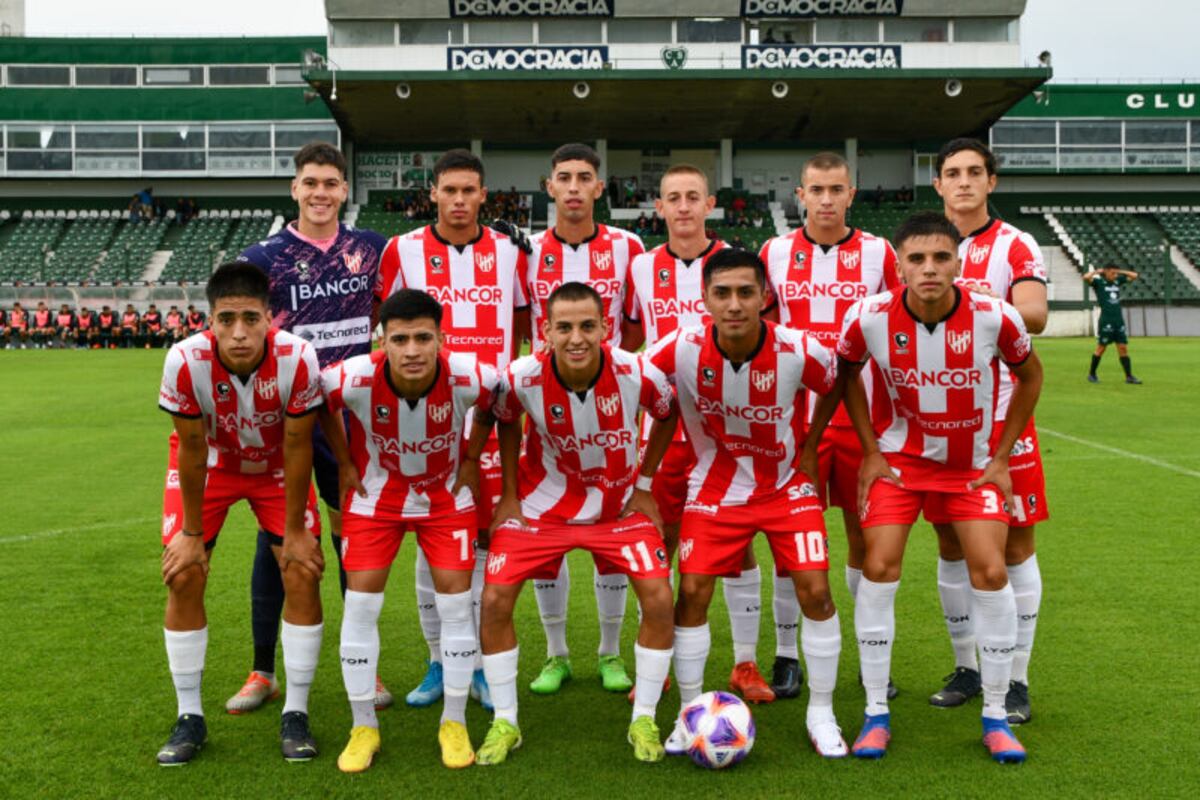 Suárez en la Reserva de Instituto, con Requena, Dubersarsky y Lázaro. (Foto: Prensa IACC).