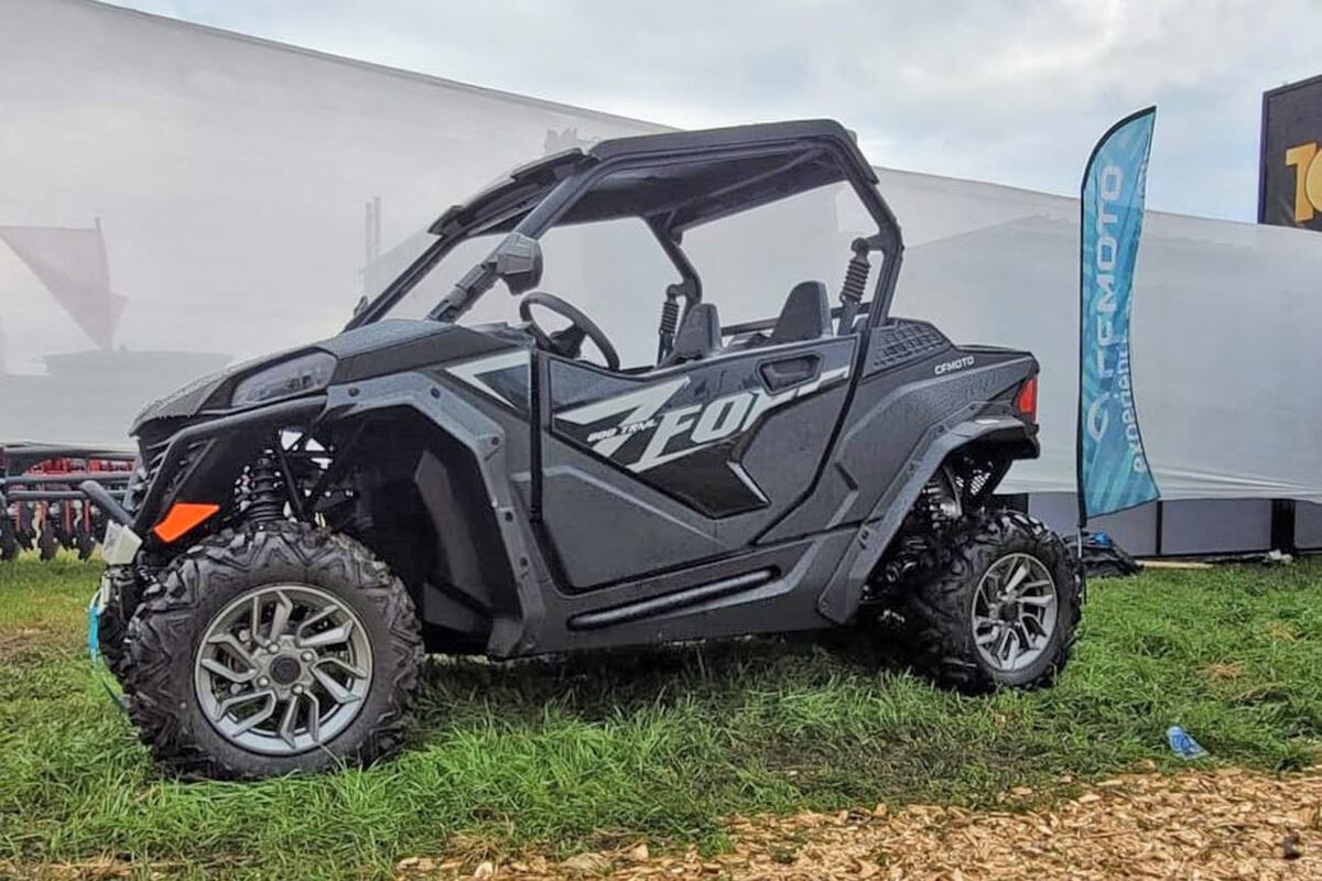 El ZForce 800 Trail es apto para senderos angostos.