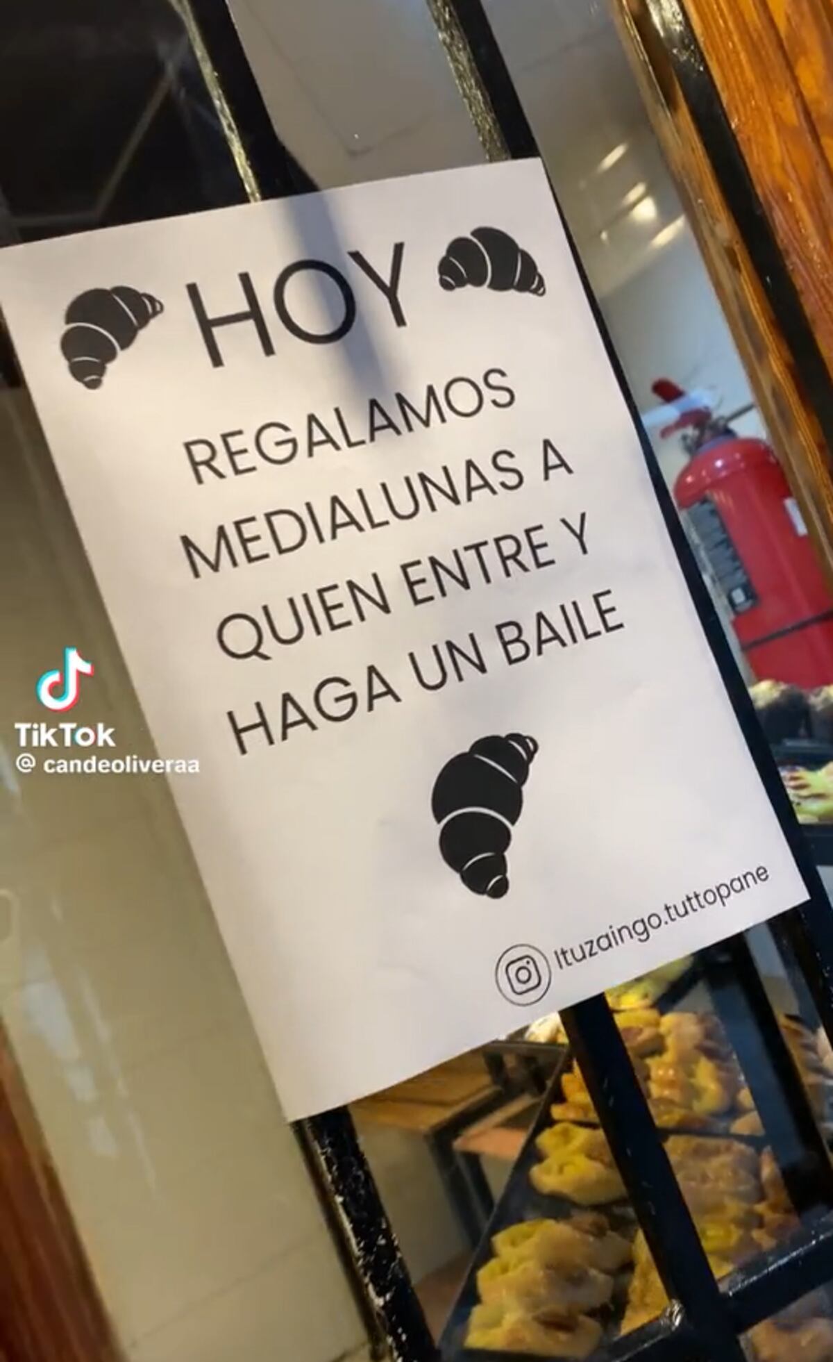 TuttoPane, la panadería que regala medialunas a los que entren bailando